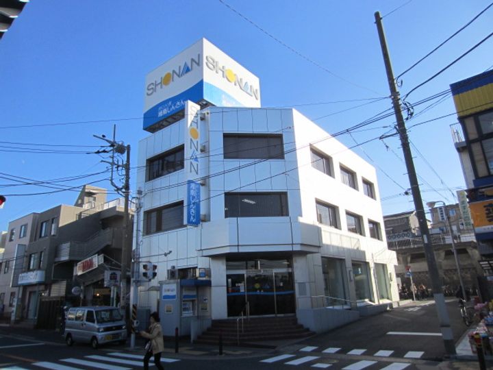 ファミールコヤマの周辺