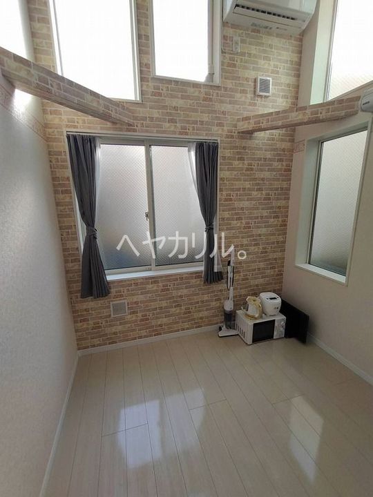 神奈川県横浜市南区清水ケ丘(アパート)の賃貸物件の居間