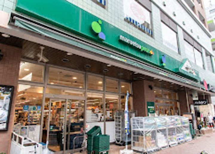 La Perla Yotsuyaの周辺