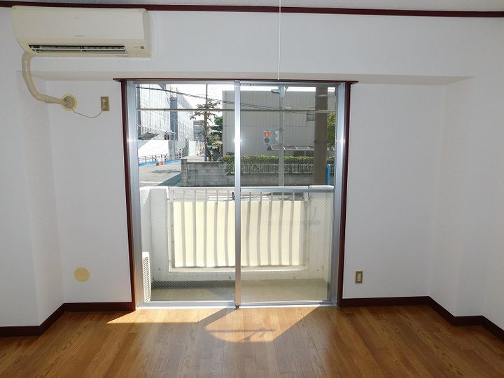 サニービルの内装