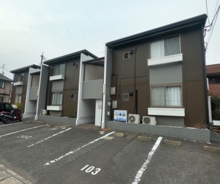 A APARTMENT NISHIICHIの外観