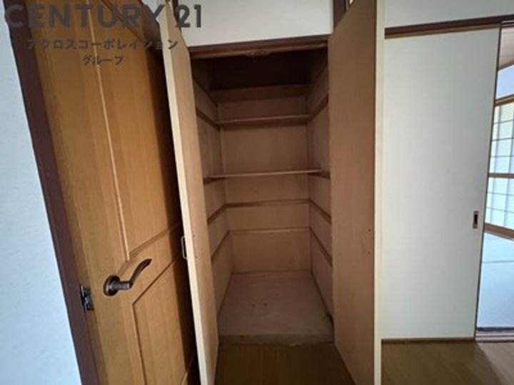 逆瀬台住宅2号棟の内装