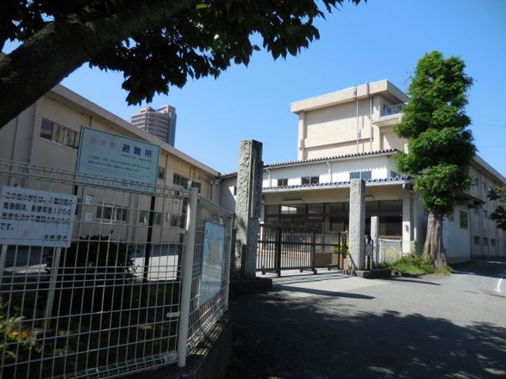 ロッシェル橋本第15 2号棟の周辺