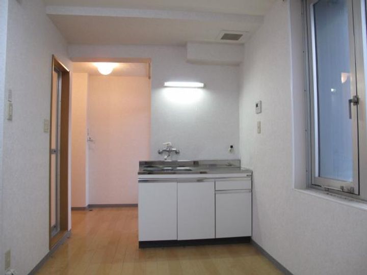 三条ロイヤルマンションのキッチン