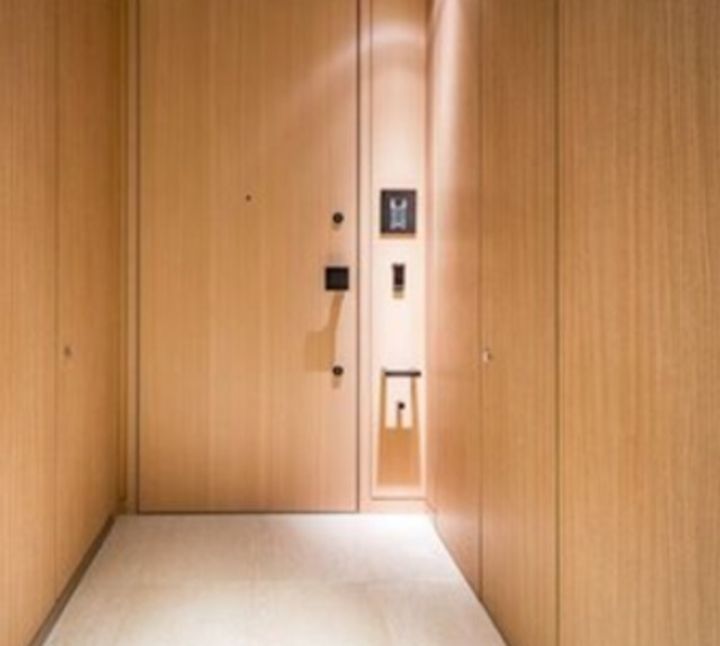 ザ・レジデンス六本木の玄関