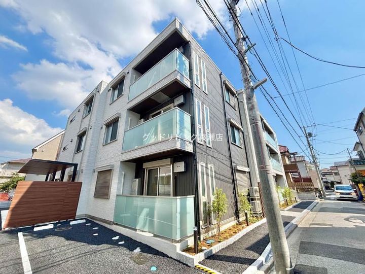 セレスティア西綾瀬の外観