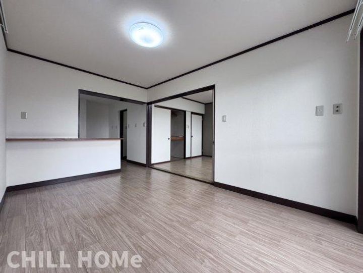 群馬県高崎市上小鳥町(マンション)の賃貸物件の居間