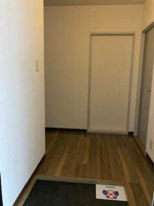 ブリーズ大安寺Aの玄関