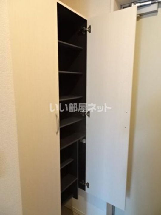 大阪府堺市堺区大町東2(マンション)の賃貸物件の玄関