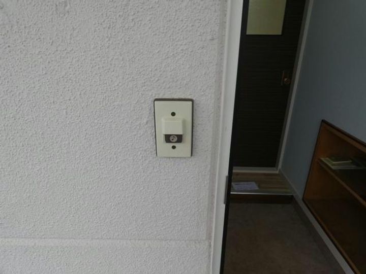 ひまわりハイツ若葉の玄関