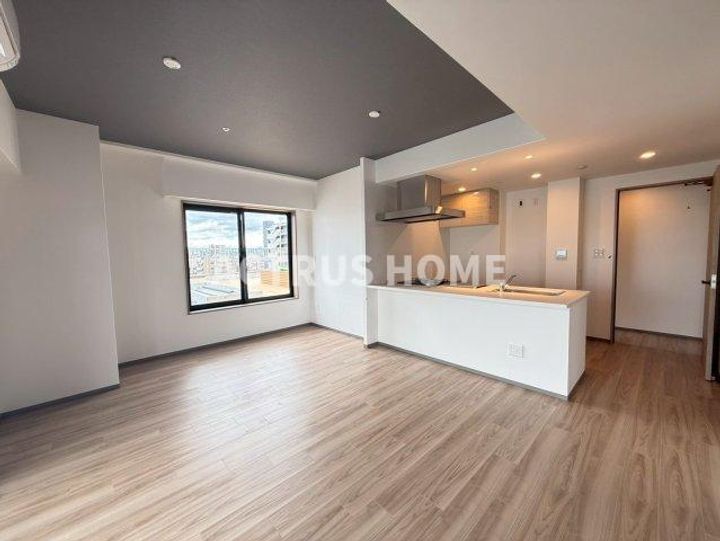 LEGALAND+ABENO SANMEICHOの居間