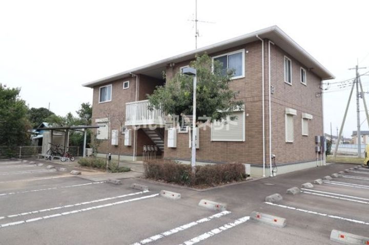 茨城県牛久市東猯穴町(アパート)の賃貸物件の外観