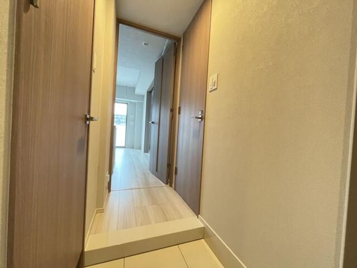 アルソスリブレ調布-定期借家契約8年-の玄関