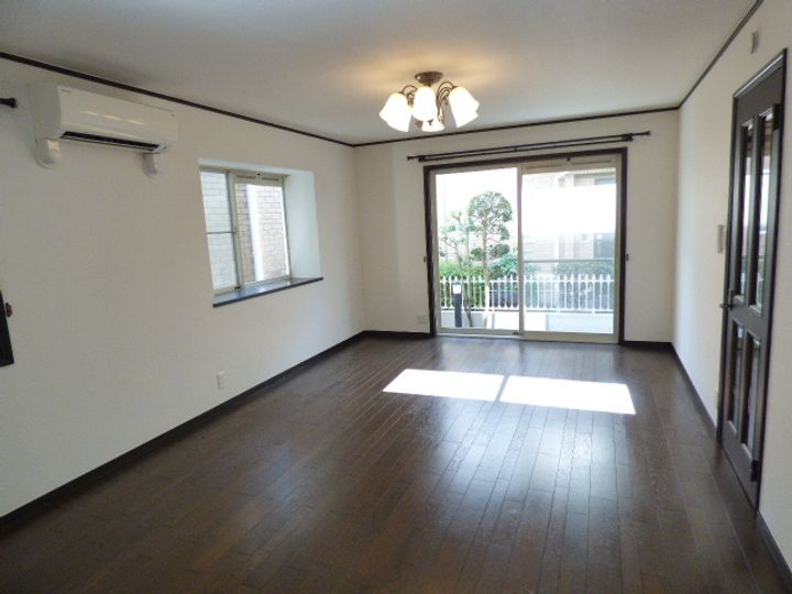 東京都世田谷区梅丘1(一戸建)の賃貸物件の居間