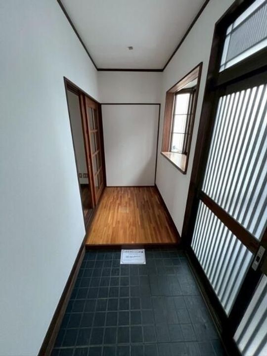 三栄ハイツの玄関