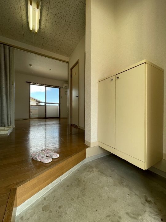 岡山県倉敷市二子(アパート)の賃貸物件の玄関