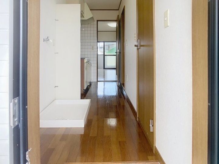 メゾンド コロン A棟の玄関