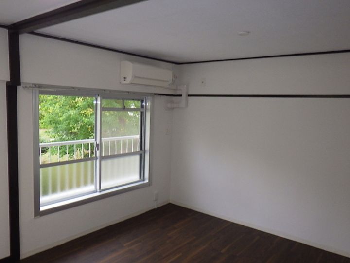 UR逆瀬川の居間