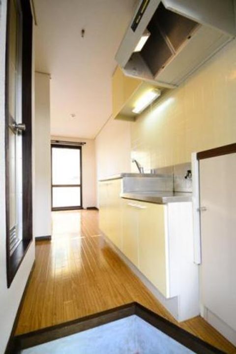 メゾン船田の玄関