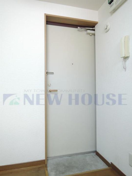 ヴィラ西早稲田の玄関