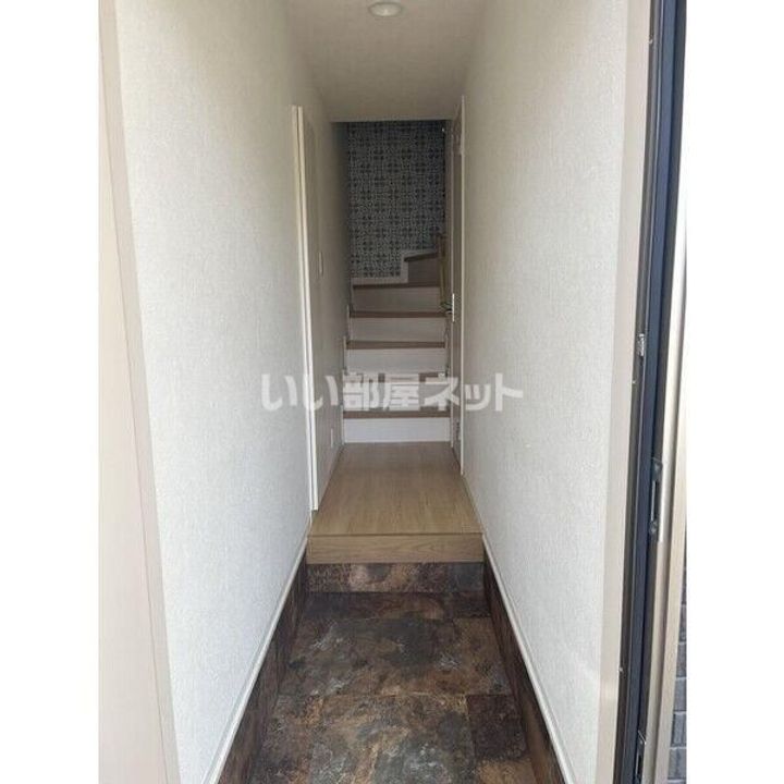 シャレイド豊田本町WESTの玄関