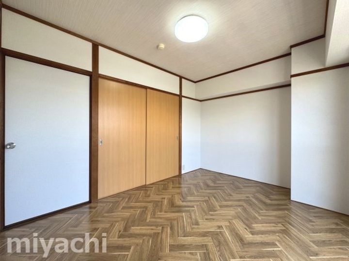 徳島県徳島市沖浜3(マンション)の賃貸物件の居間