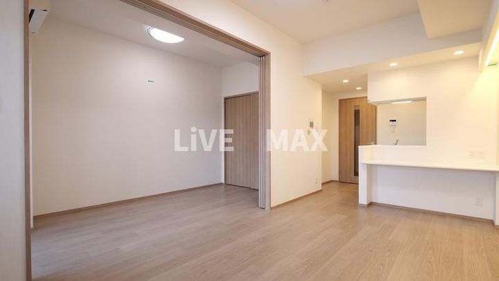 東京都足立区西新井7(マンション)の賃貸物件の居間