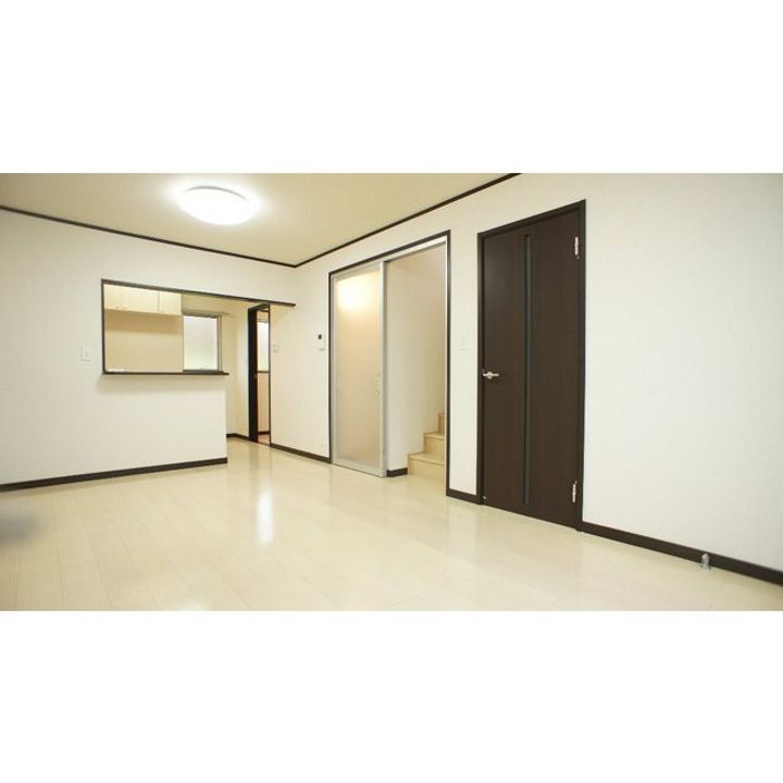 三重県鈴鹿市高岡台2(一戸建)の賃貸物件の居間