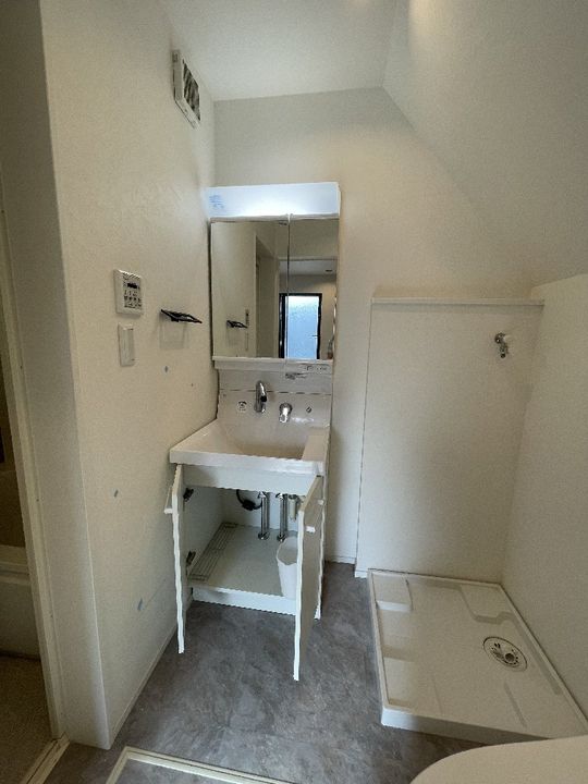 From 1st omotesandoの内装