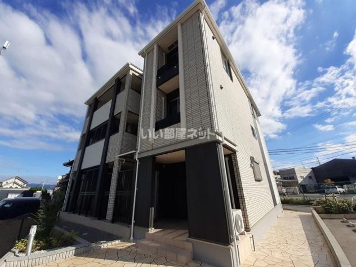 京都府久世郡久御山町島田古堤防中村(アパート)の賃貸物件の外観