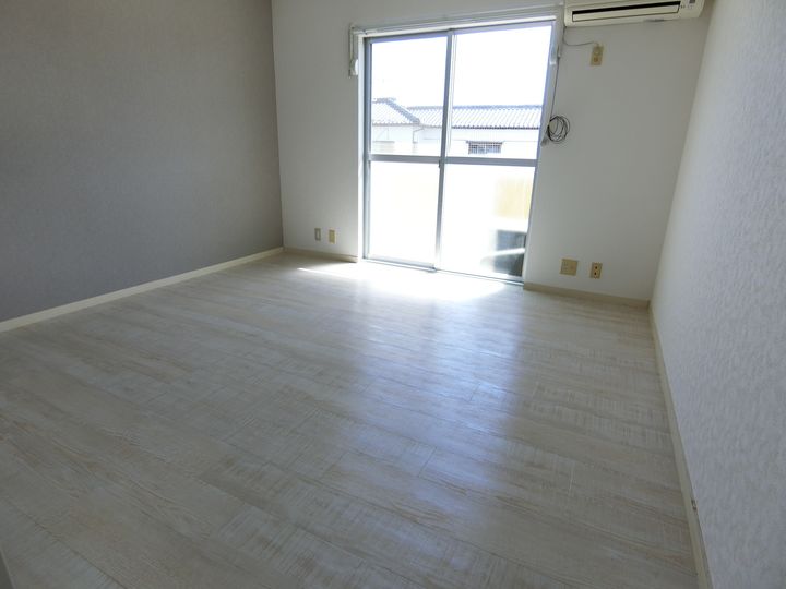 エクレアの内装