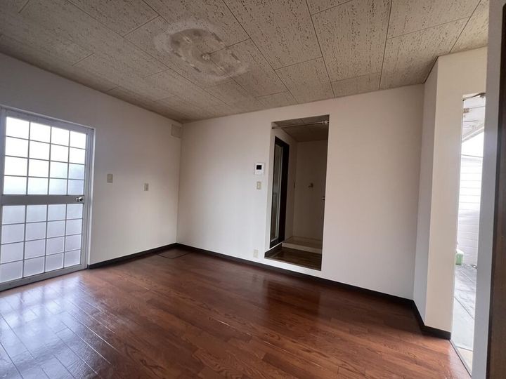 メリーハイム Aの居間