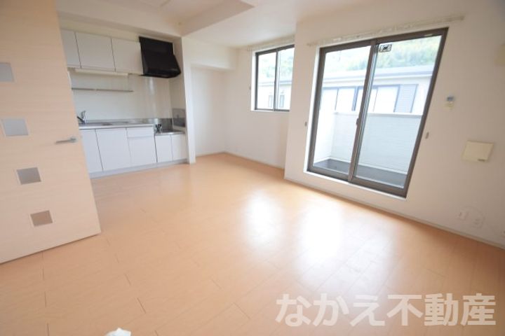 徳島県徳島市大原町余慶(アパート)の賃貸物件の居間