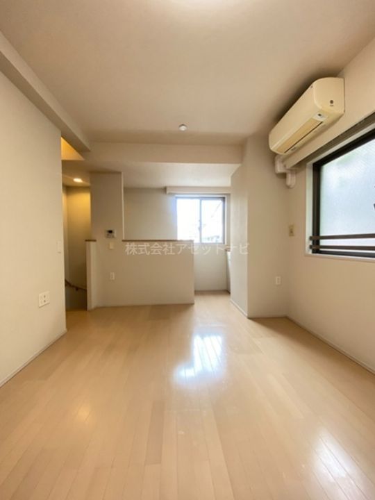 ガラッシア渋谷本町の居間