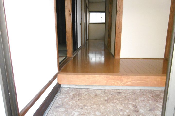 静岡県沼津市柳町(一戸建)の賃貸物件の玄関