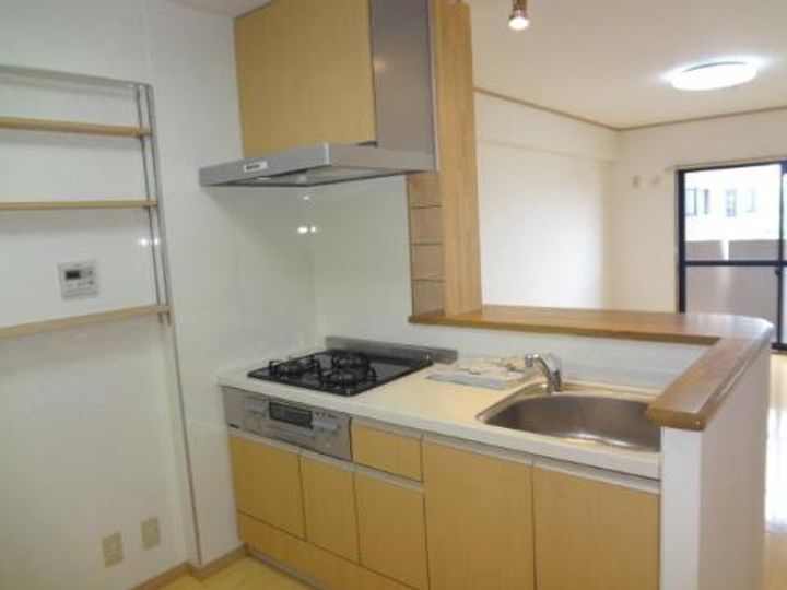三重県松阪市高町(マンション)の賃貸物件のキッチン