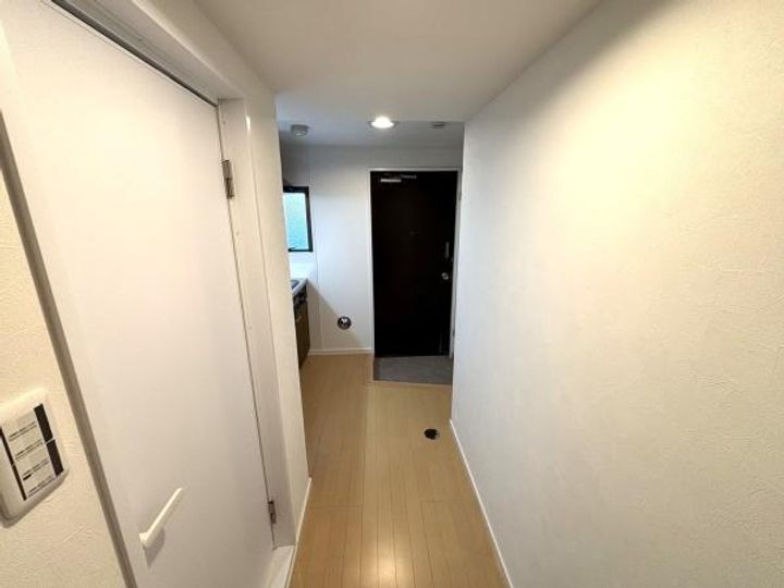 稲城第二末廣マンションの玄関