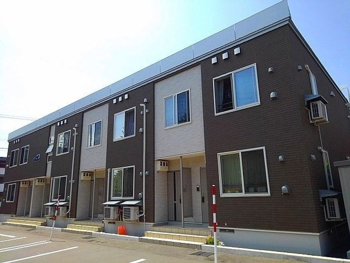 E.FieldAvalIIの外観