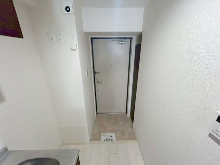 インザグレイス新大阪ソレアードの玄関