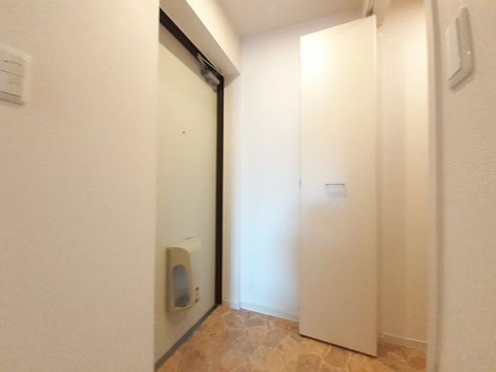 福岡県北九州市八幡西区陣原1(マンション)の賃貸物件の玄関