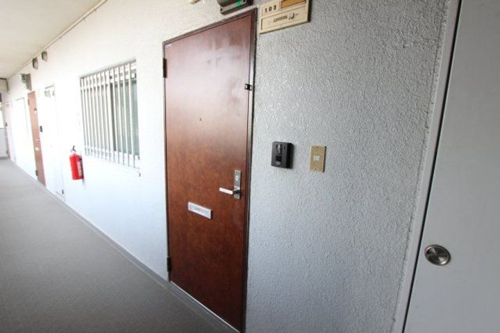 レジデンス光和IIの玄関