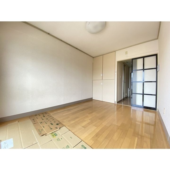 サンヒルズ五福の居間