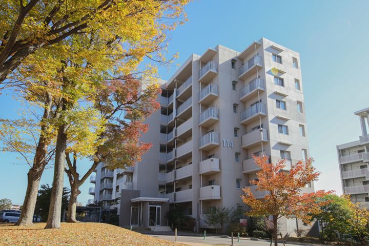 URアルビス緑丘の外観