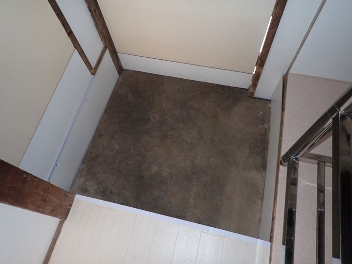 東京都世田谷区若林2(アパート)の賃貸物件の玄関