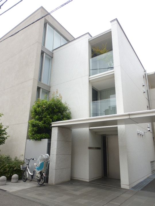 東京都港区西麻布4(マンション)の賃貸物件の地図