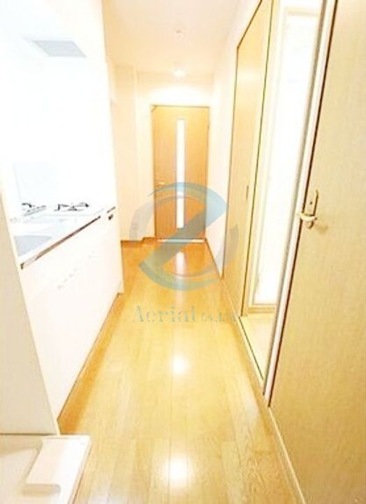 千葉県市川市本塩(マンション)の賃貸物件の玄関