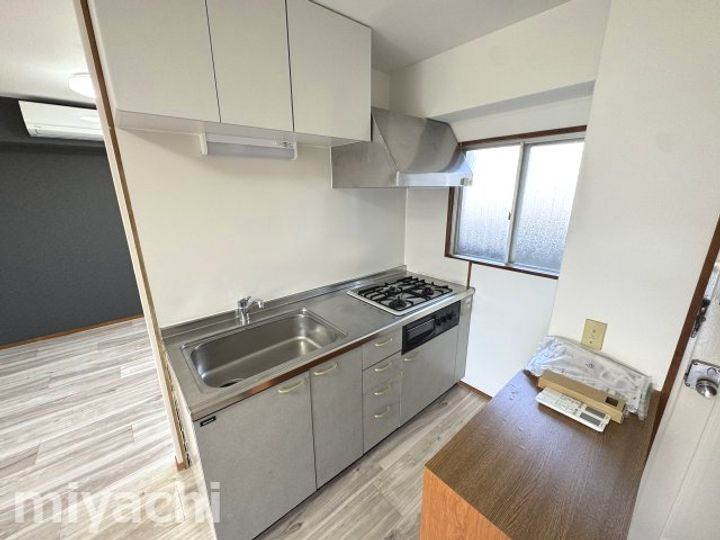 徳島県徳島市沖浜3(マンション)の賃貸物件のキッチン