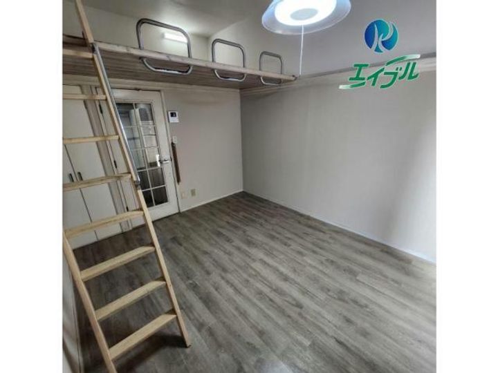 レオパレス21柴田の居間