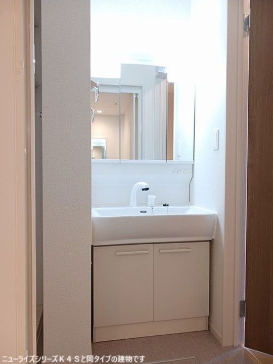 バイオレットの内装