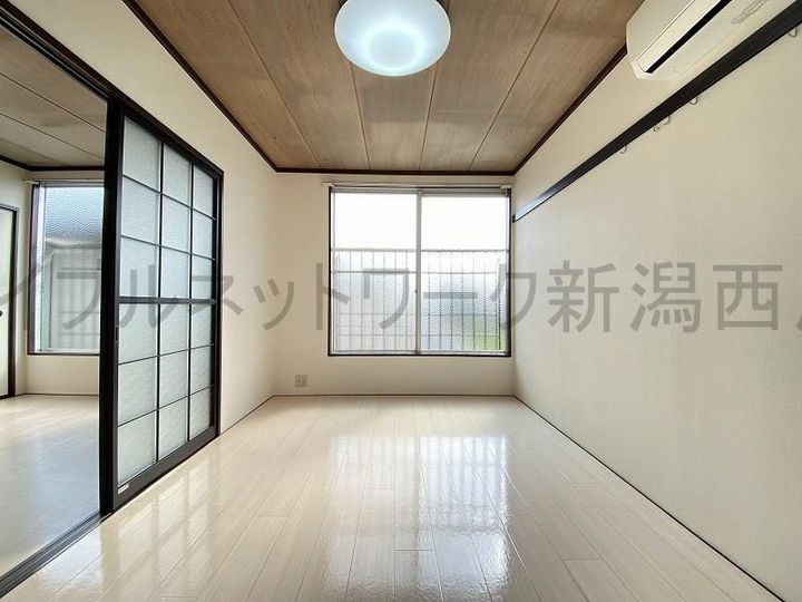 真砂ハイツの居間